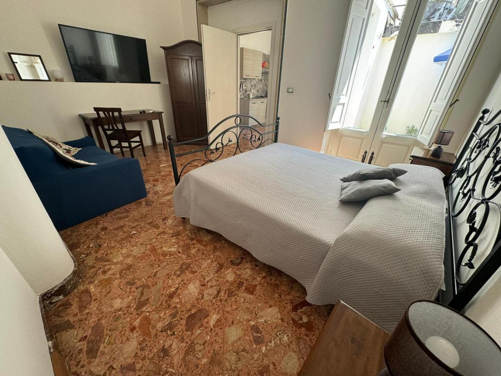 Arco Del Vescovo 2 Apartment Acireale Exterior photo
